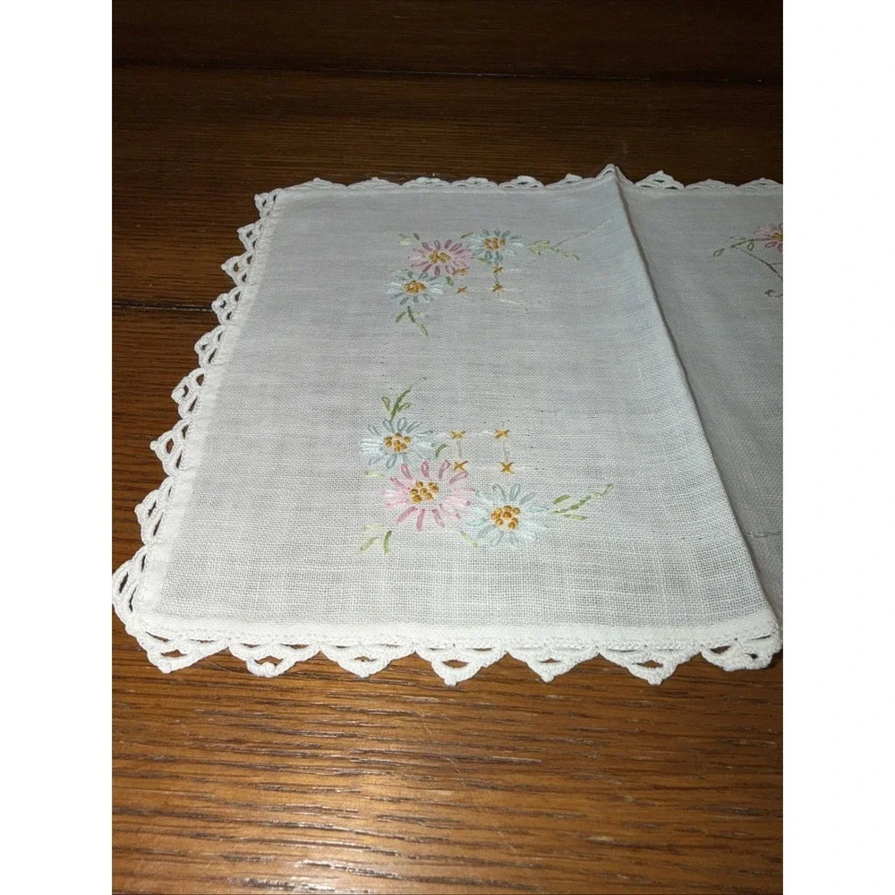 Vintage Dainty Embroidery Flowers Hankie Emb‎ Floral Handkerchief Hanky